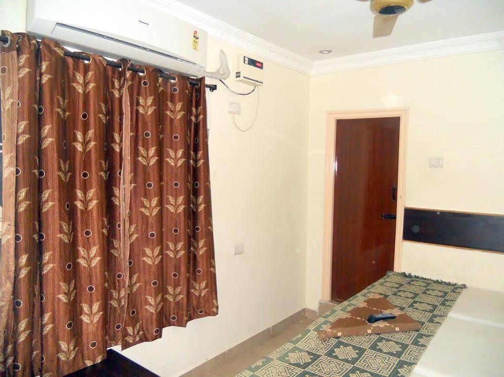 Hotel Sahasra Residency Tirupati Bagian luar foto