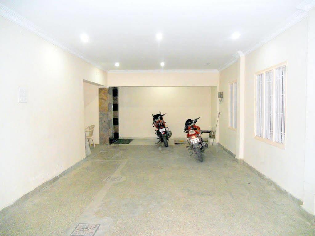 Hotel Sahasra Residency Tirupati Bagian luar foto