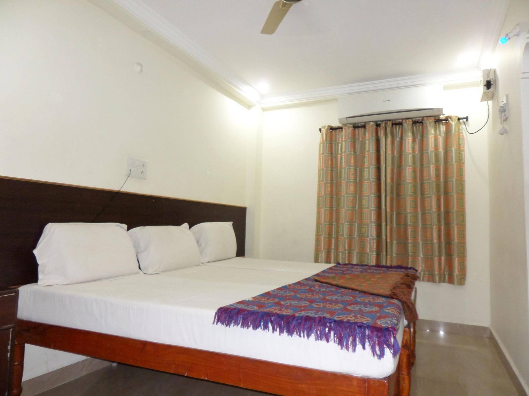 Hotel Sahasra Residency Tirupati Bagian luar foto