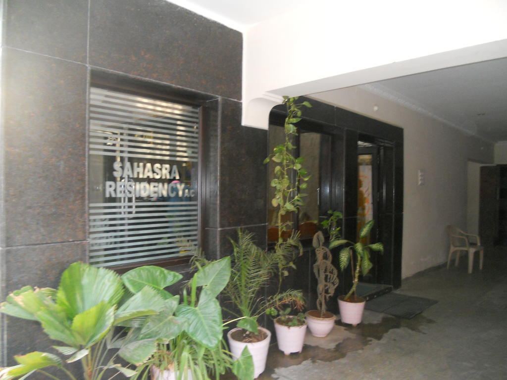 Hotel Sahasra Residency Tirupati Bagian luar foto