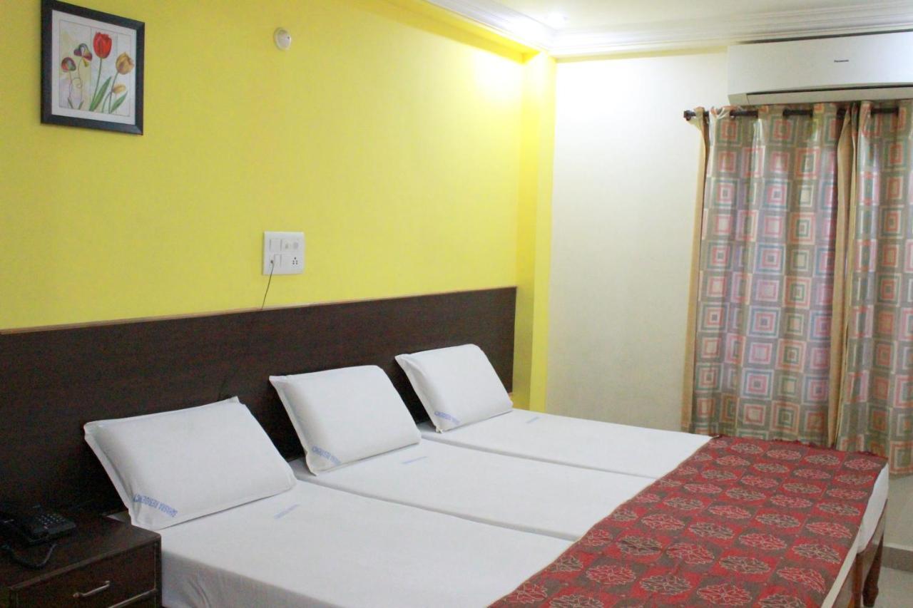 Hotel Sahasra Residency Tirupati Ruang foto